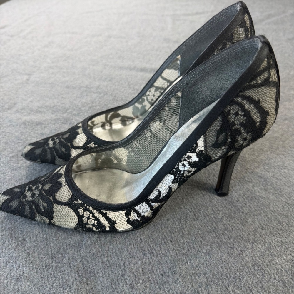 Stuart Weitzman Pumps Women 6M Black Lace Floral Pointed Toe Stiletto Heel